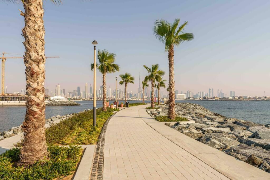Stylish Full Sea View Apartment Dubai