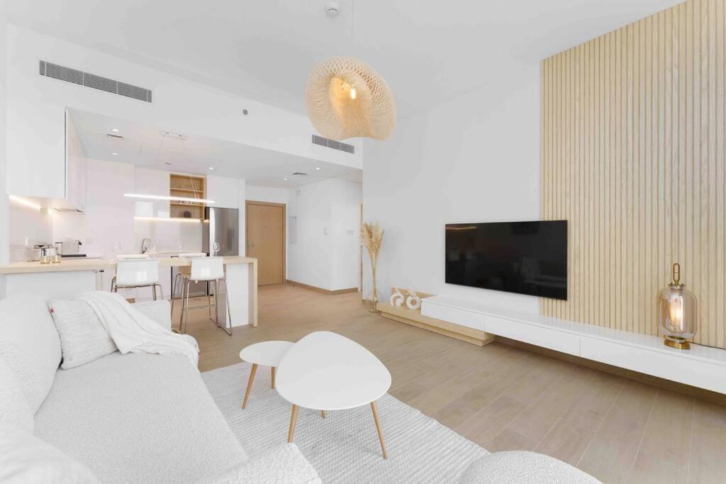 Apartment Stylish Full Sea View